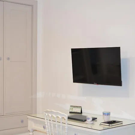 Magnolia Centro Storico B&B 그로타글리에